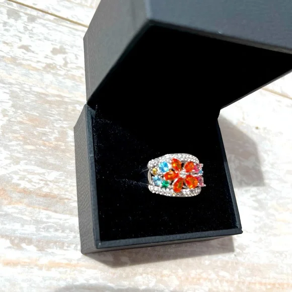 Flower ring sterling silver. Perfect Spring pop of pretty for your finger Size 7 - Picture 6 of 8